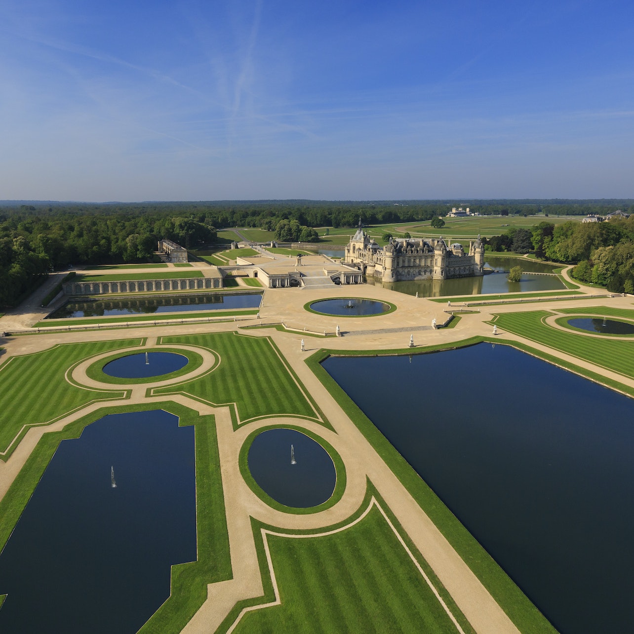 Picture of Château de Chantilly in Paris, France